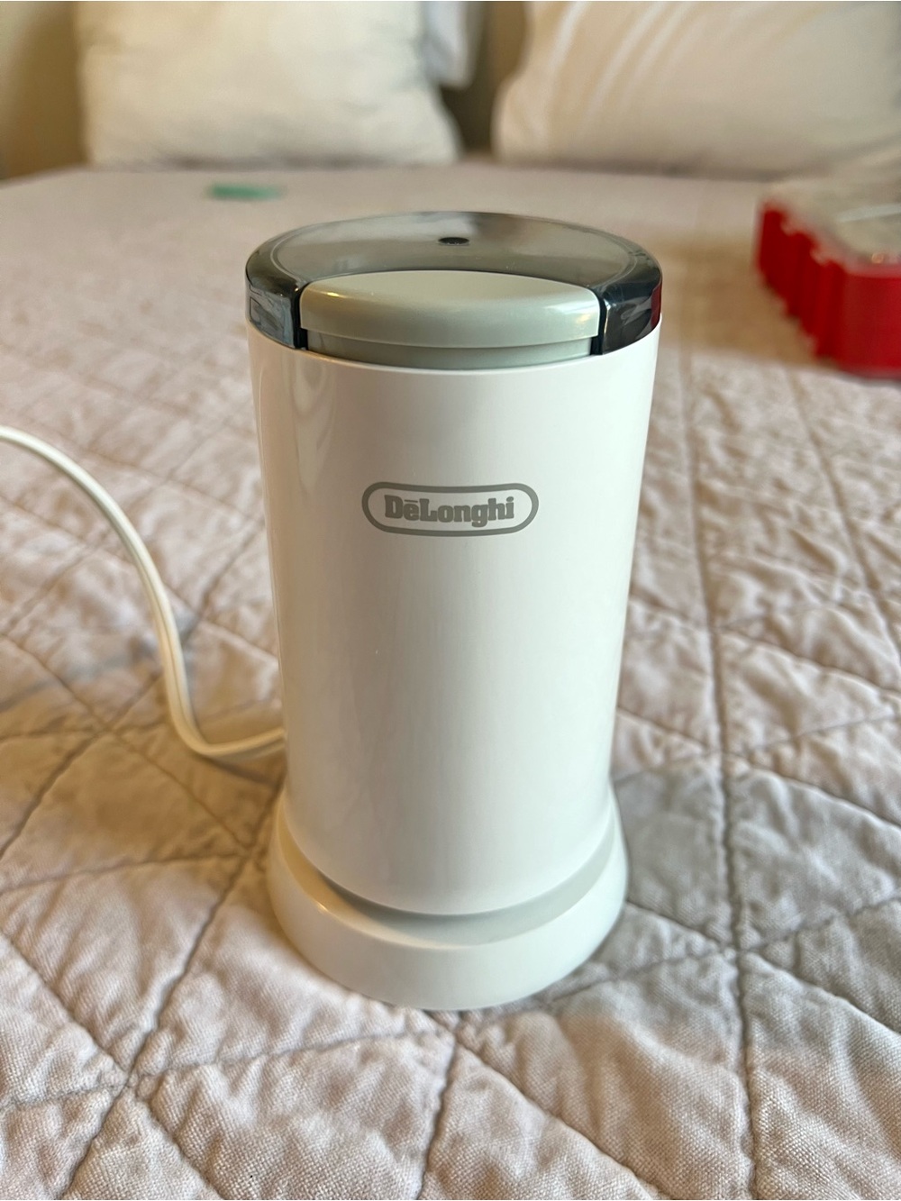 DeLonghi DCG-2 Electric White Coffee Bean Grinder 4-12 Cups Tested & Working